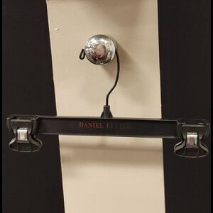 COPY - BLACK PINCH GRIP 10" SKIRT/PANT HANGER